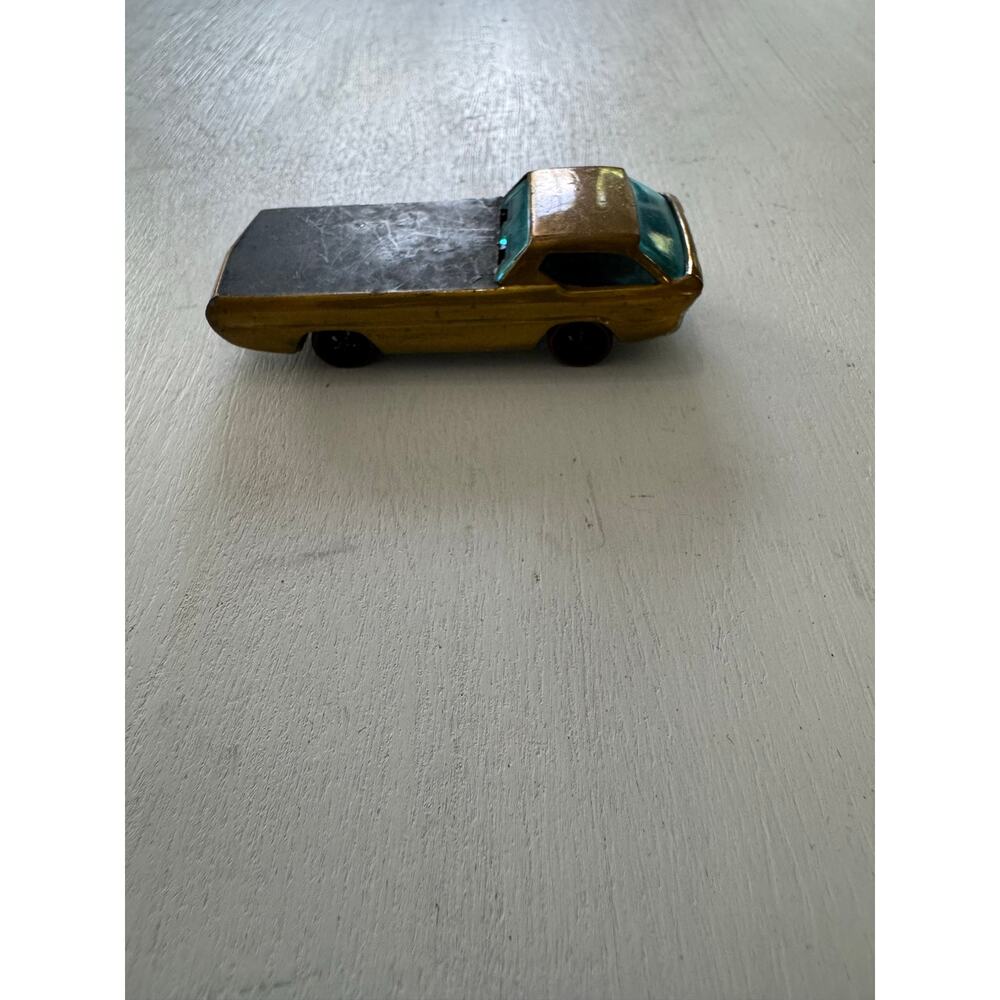 Hot Wheels Redline 1967 Deora Gold Hong Kong
